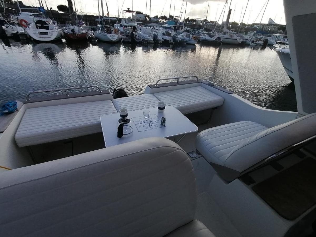 Sejour Insolite Sur Un Yacht. Bateau Hotel A Quai. ลาโรแชล ภายนอก รูปภาพ